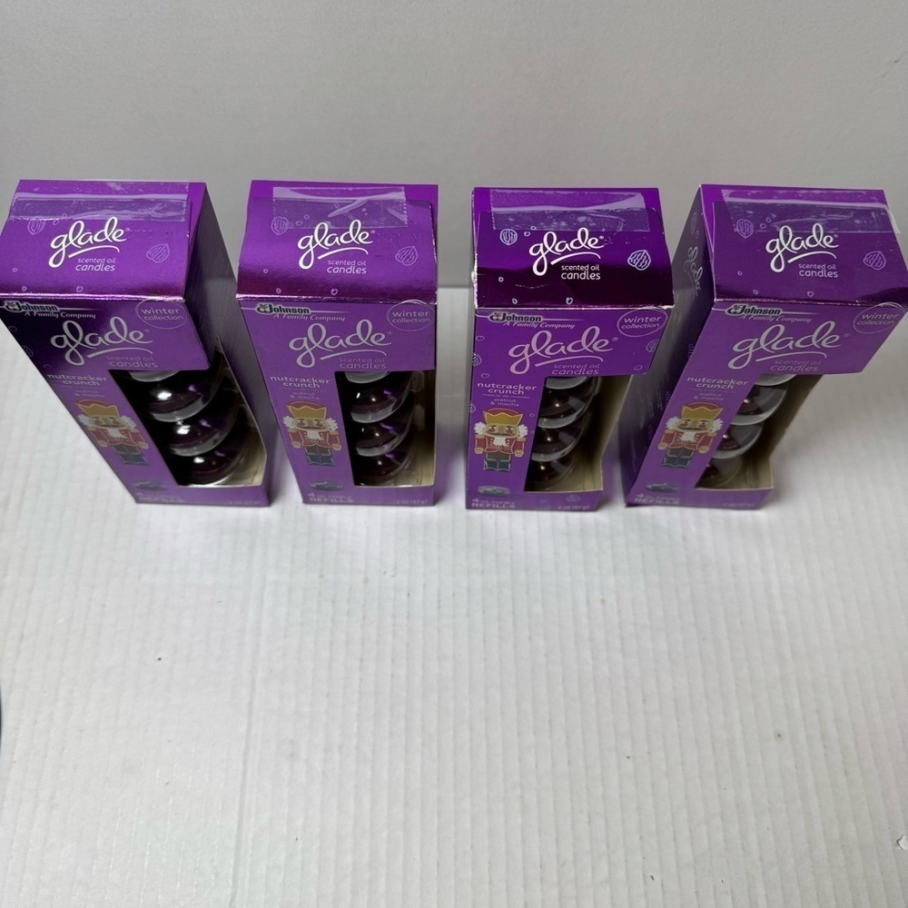 4 Boxes of Glade Scented Oil Candle 4PK Refills Nutcracker Crunch - Picture 3 of 4